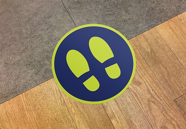 'FOOTPRINTS' circular distancing floor sticker - pack of 6