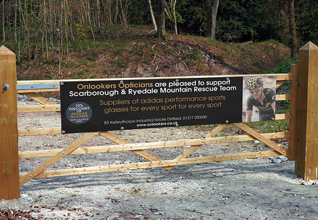 8 x 2 ft Vinyl Banners